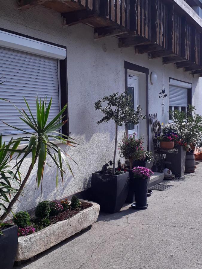 Gaestehaus Gl Ellwangen Exterior foto